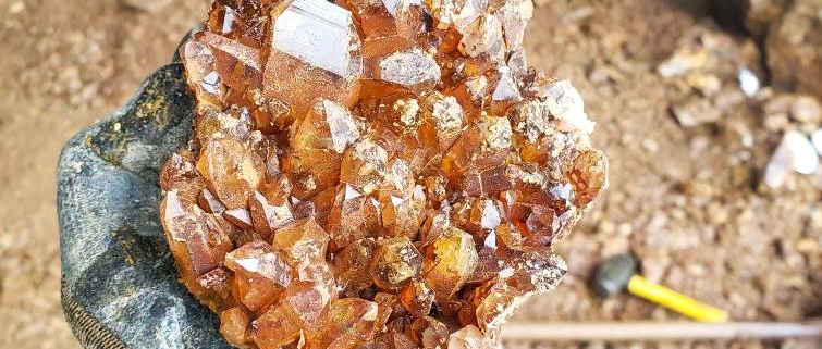 Collecting minerals in the Pacific Northwest: Quartz