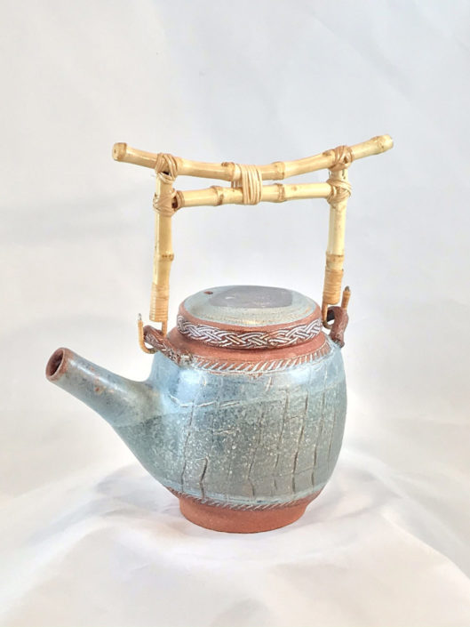 tea pot with bamboo handle